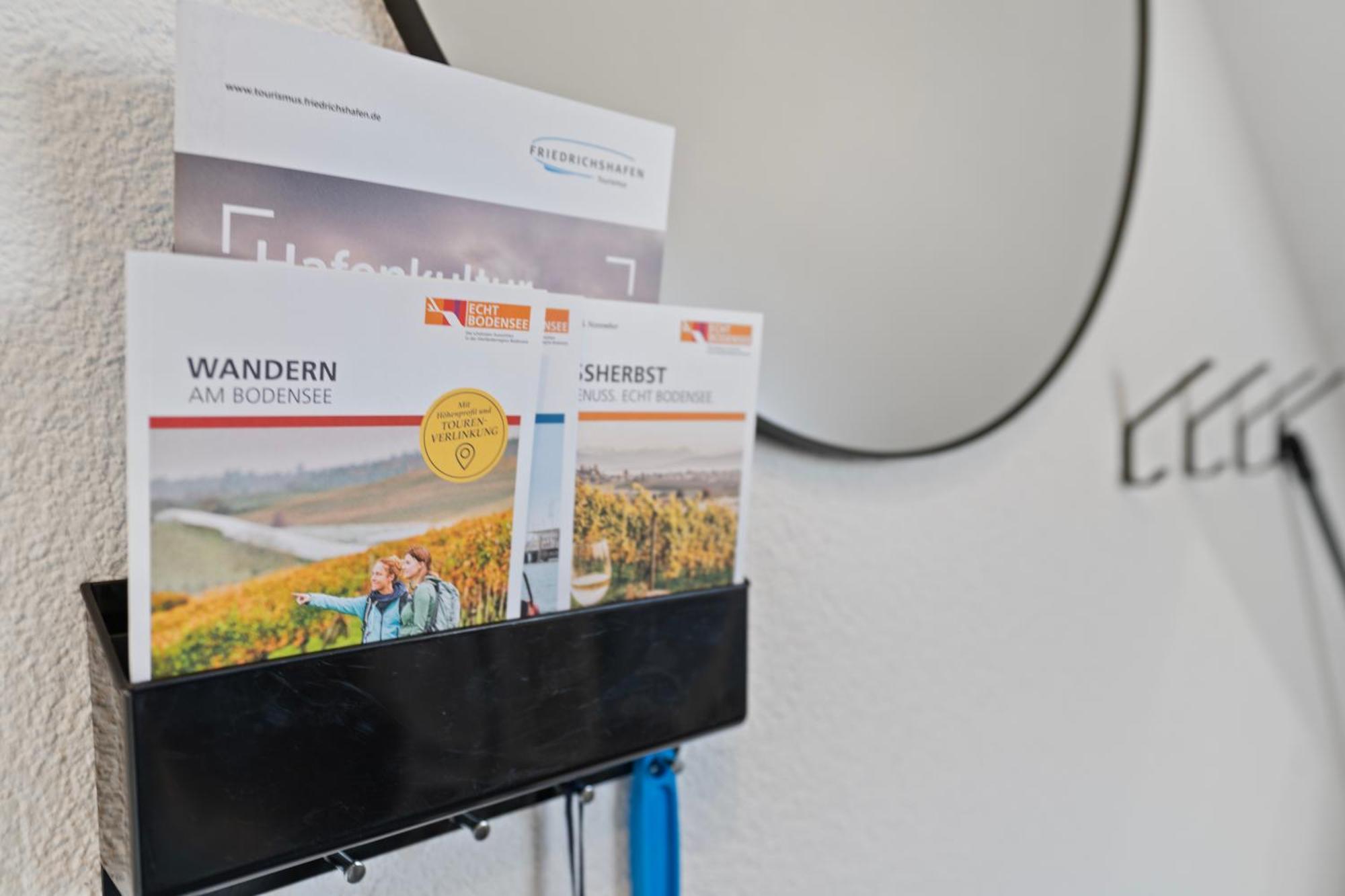 Anytime - Ferienwohnungen Greta In Friedrichshafen Am Bodensee Ruang foto